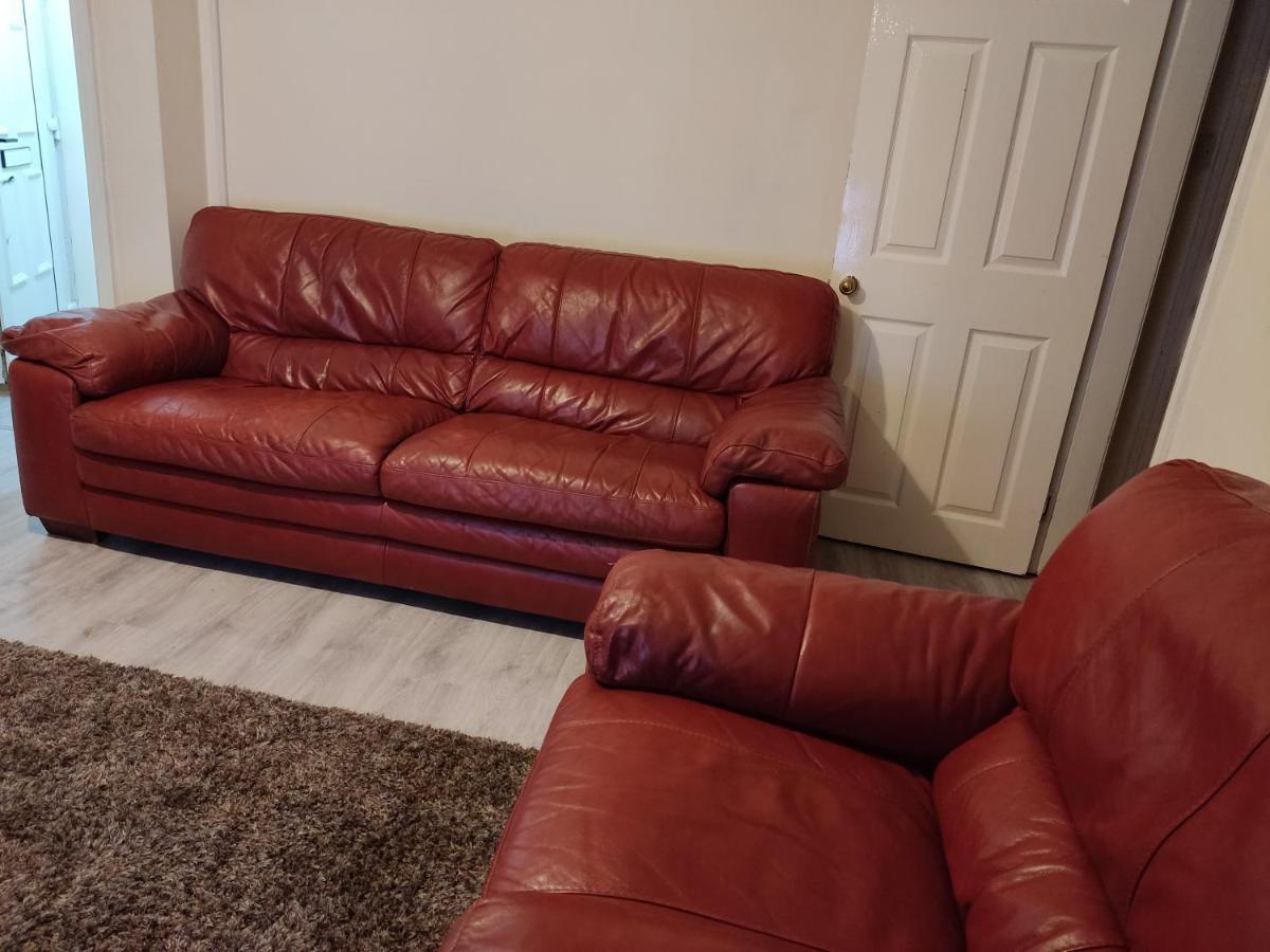 Cheerful 2-Bedroom Home With Off Street Parking Blackpool Eksteriør billede